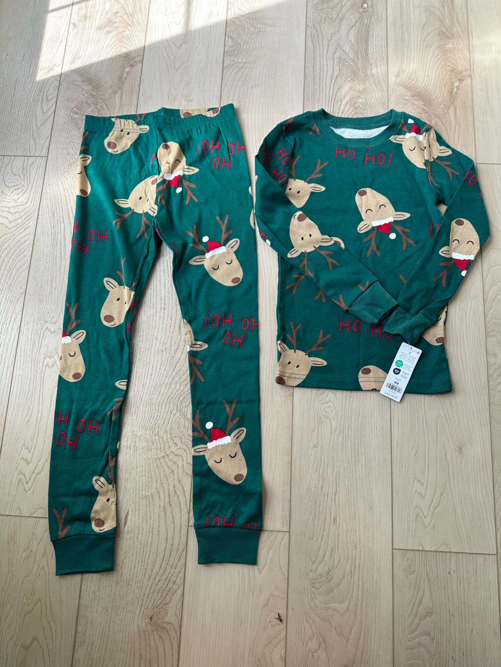 Carter’s kids Christmas  pajama set
